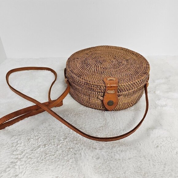 Straw Studios Tan Bali Woven Wicker Boho Beach Crossbody Bag - Picture 1 of 15